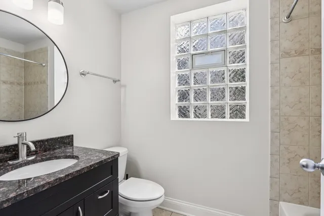 $365,000 | 2826 West Harrison Street, Unit 1, Chicago, IL 60612