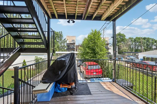 $365,000 | 2826 West Harrison Street, Unit 1, Chicago, IL 60612