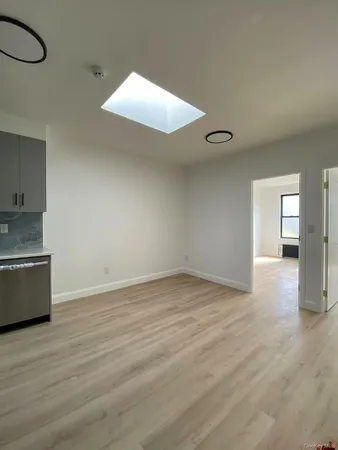 $4,200 | 855 Wyckoff Avenue, Unit 2 | Ridgewood