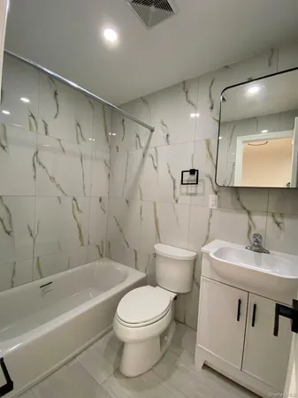 $4,200 | 855 Wyckoff Avenue, Unit 2 | Ridgewood