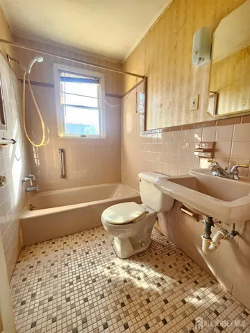 $399,900 | 11 Dartmouth Street, Edison, NJ 08837