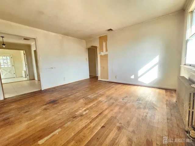 $399,900 | 11 Dartmouth Street, Edison, NJ 08837