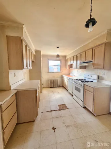 $399,900 | 11 Dartmouth Street, Edison, NJ 08837