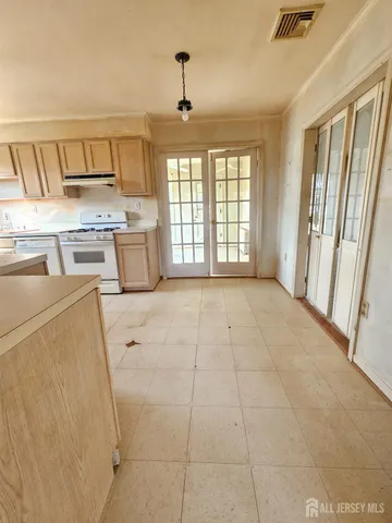 $399,900 | 11 Dartmouth Street, Edison, NJ 08837