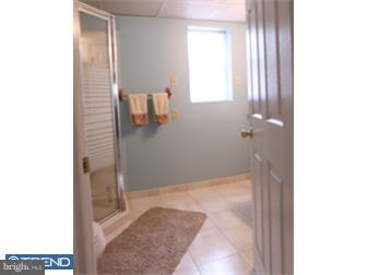 1035 Kendall Road Wilmington, DE 19805 - Photo 7 of 11 Bathroom