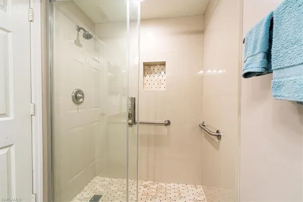 $299,000 | 186 Gabriel Circle, Unit 3903, Naples, FL 34104