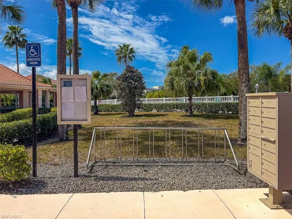 $299,000 | 186 Gabriel Circle, Unit 3903, Naples, FL 34104