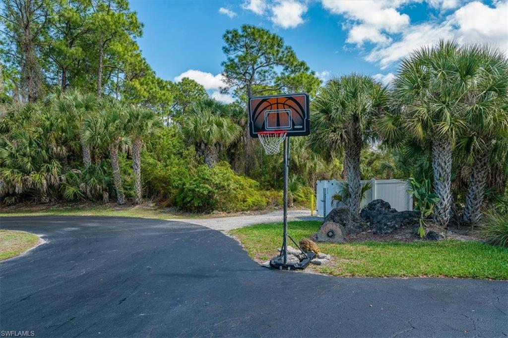 186 Gabriel Circle, Unit 3903 Naples, FL 34104 - Photo 38 of 42 View of road