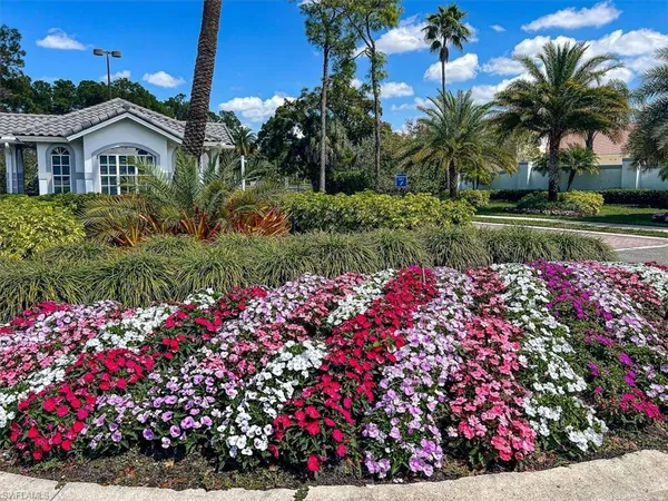 $299,000 | 186 Gabriel Circle, Unit 3903, Naples, FL 34104