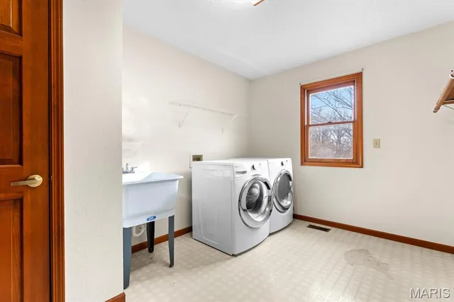 $349,900 | 207 Irma Lane, Maryville, IL 62062