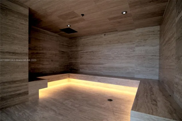 $759,000 | 16385 Biscayne Boulevard, Unit 2016, North Miami Beach, FL 33160