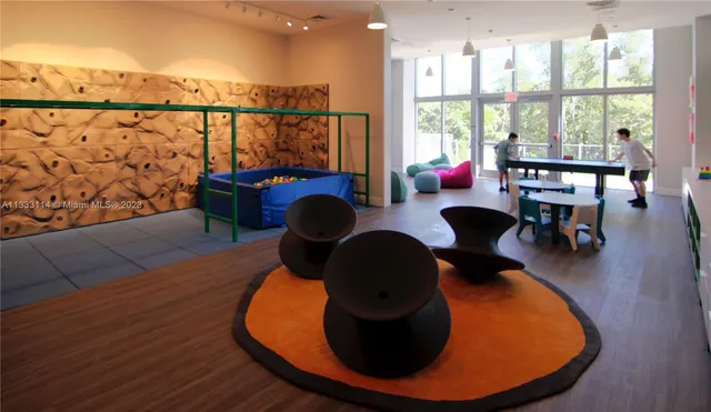 $759,000 | 16385 Biscayne Boulevard, Unit 2016, North Miami Beach, FL 33160