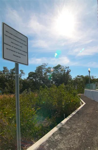 $759,000 | 16385 Biscayne Boulevard, Unit 2016, North Miami Beach, FL 33160