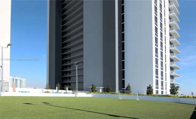 $759,000 | 16385 Biscayne Boulevard, Unit 2016, North Miami Beach, FL 33160