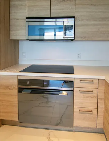 $759,000 | 16385 Biscayne Boulevard, Unit 2016, North Miami Beach, FL 33160