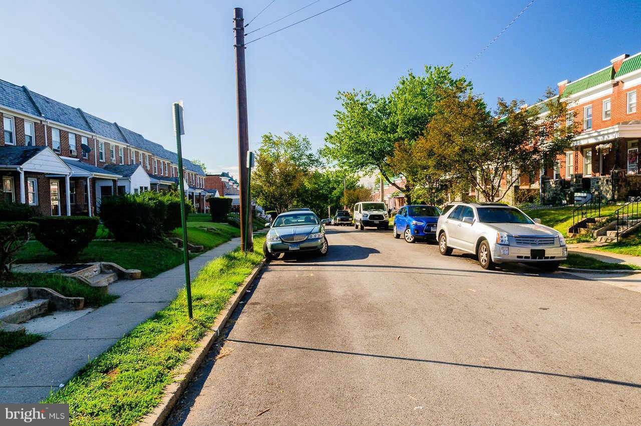 21 South Tremont Road Baltimore, MD 21229 - Photo 2 of 15 Exterior (General)