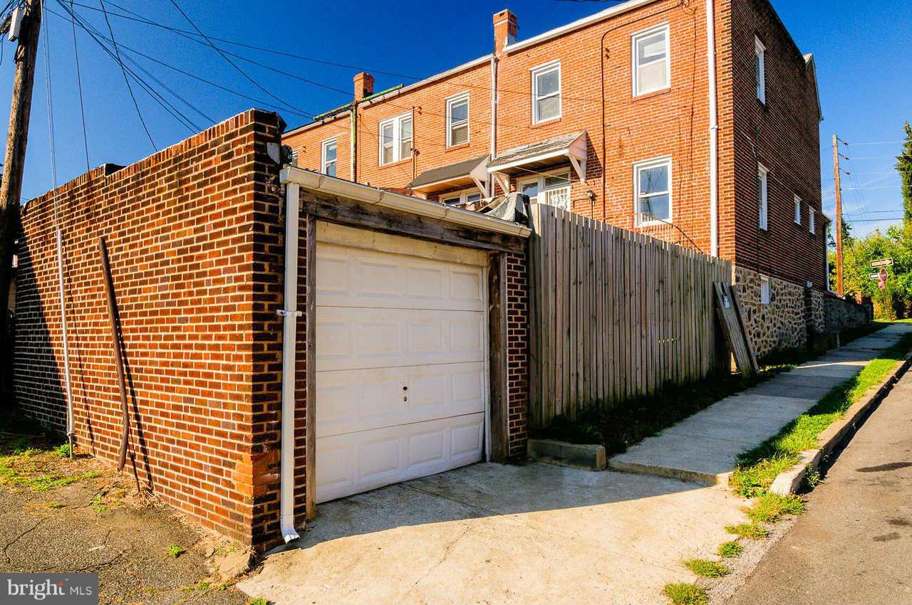 21 South Tremont Road Baltimore, MD 21229 - Photo 3 of 15 Exterior (Rear)