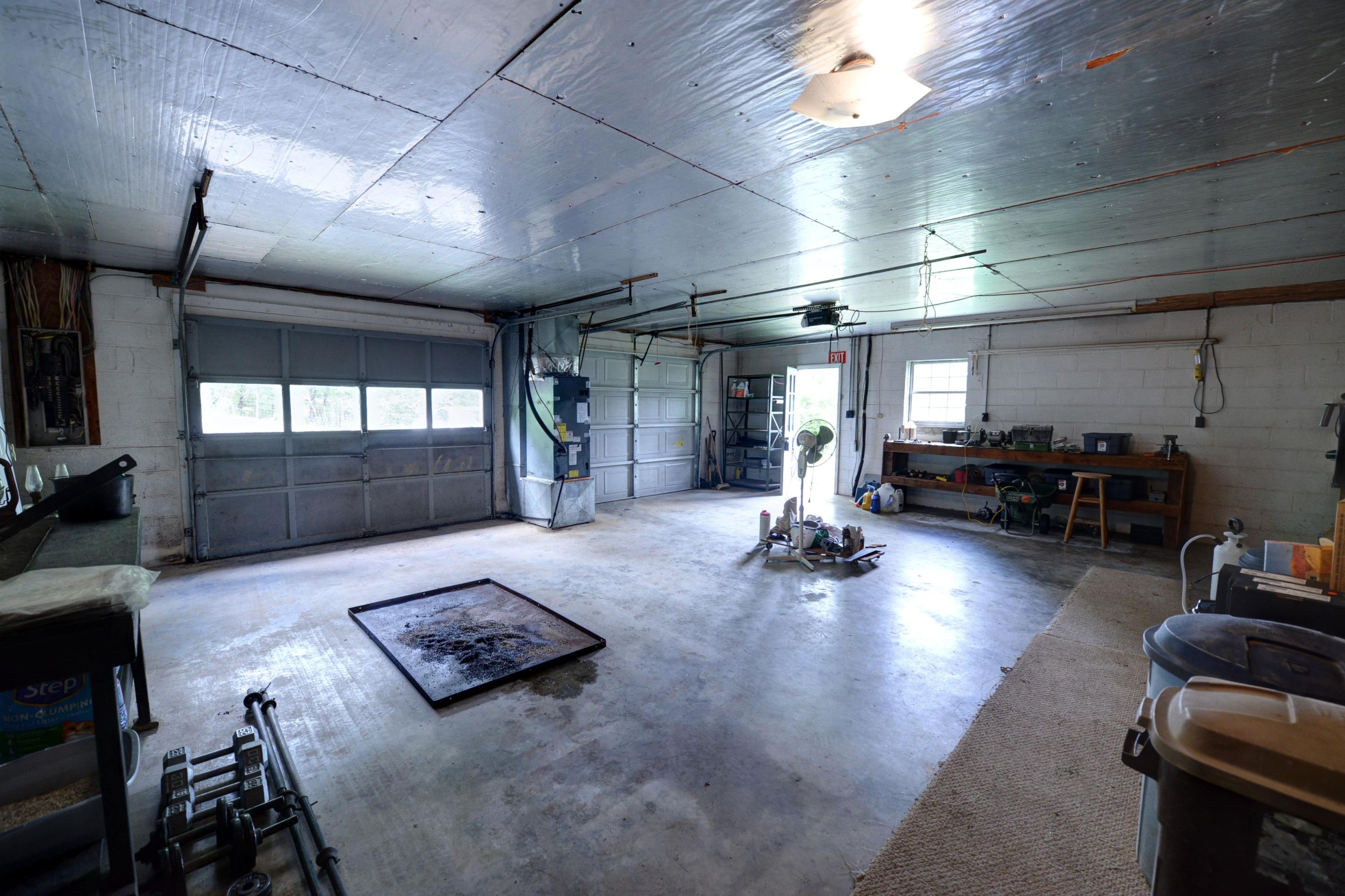 218 Old Post Road Evensville, TN 37332 - Photo 27 of 30 27-218 Old Post Garage