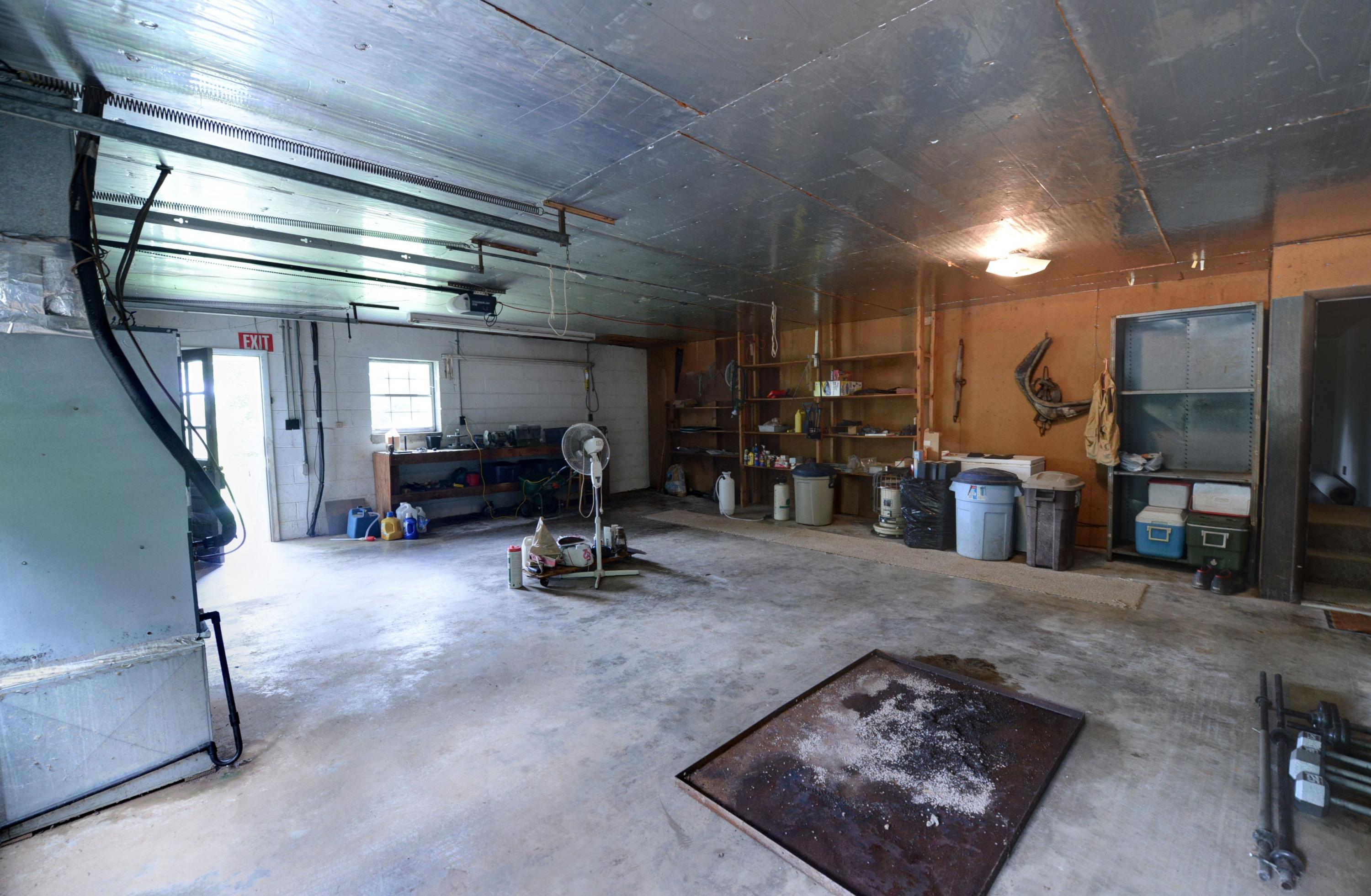 218 Old Post Road Evensville, TN 37332 - Photo 28 of 30 28-218 Old Post Garage