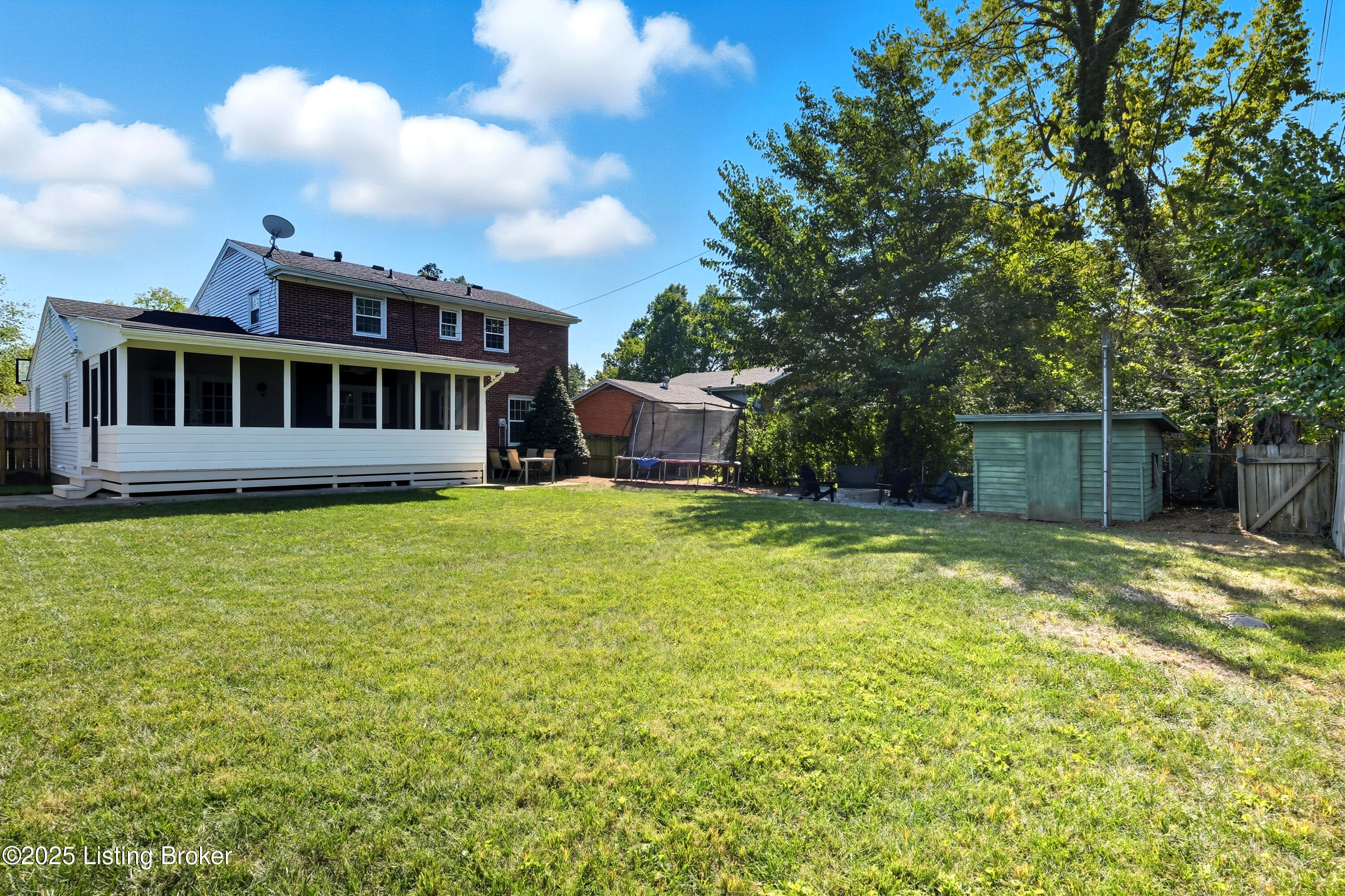 10205 Afton Road Louisville, KY 40223 - Photo 37 of 44 10205afton_louisvillerealestatemedia_201