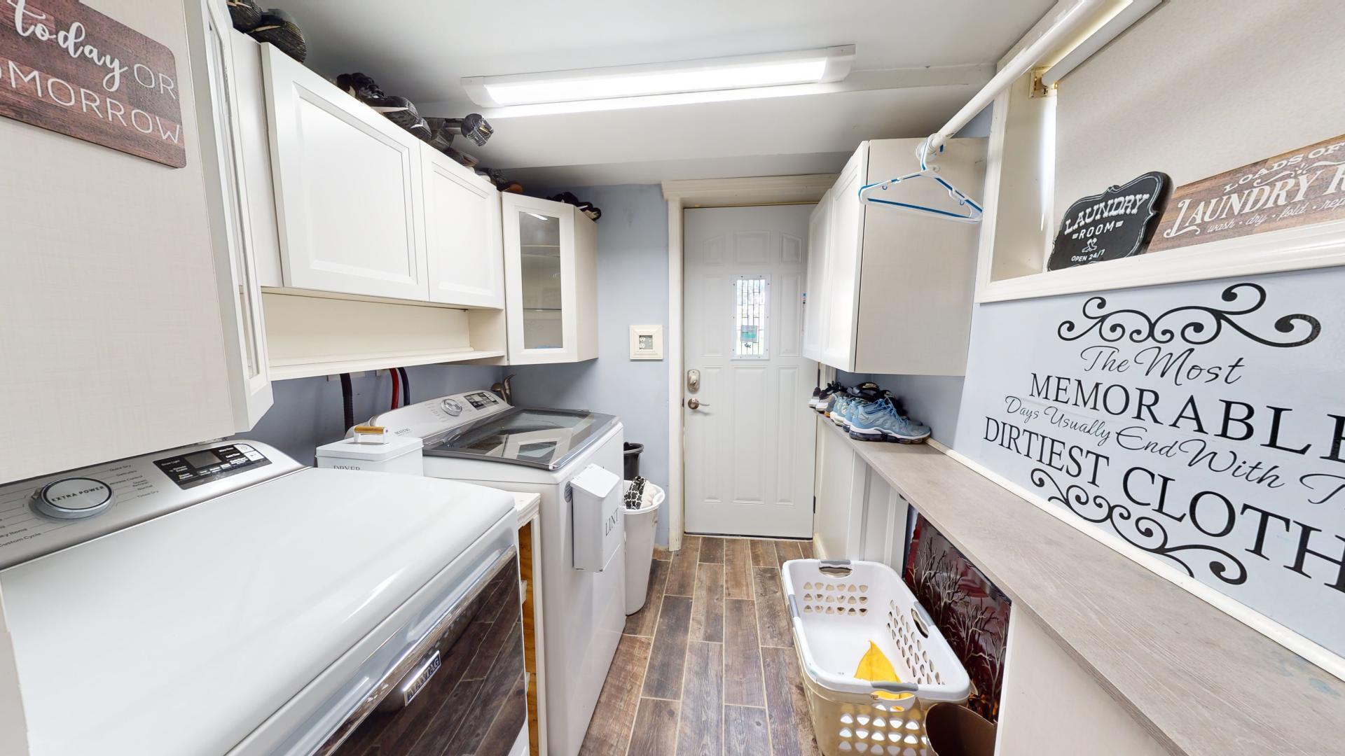 327 South 18th Street Chesterton, IN 46304 - Photo 22 of 29 a utility room with dryer and washer