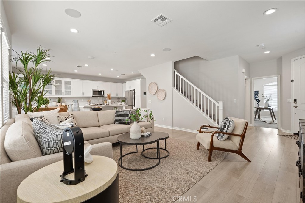 250 West Ridgewood Street Long Beach, CA 90805 - Photo 6 of 44