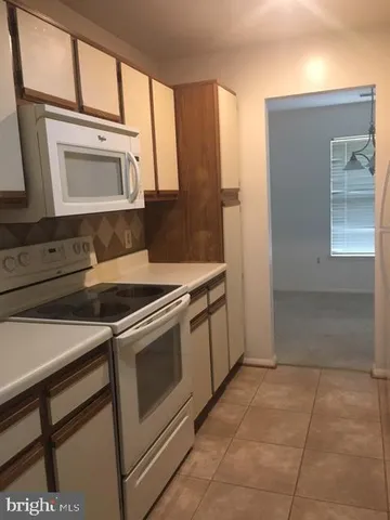 $1,650 | 7804 Guildberry Court, Unit 303, Gaithersburg, MD 20879