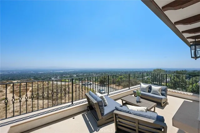 $4,388,000 | 9 Nathaniel Terrace, Sierra Madre, CA 91024