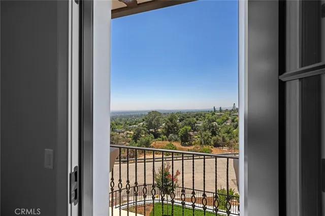 $4,388,000 | 9 Nathaniel Terrace, Sierra Madre, CA 91024