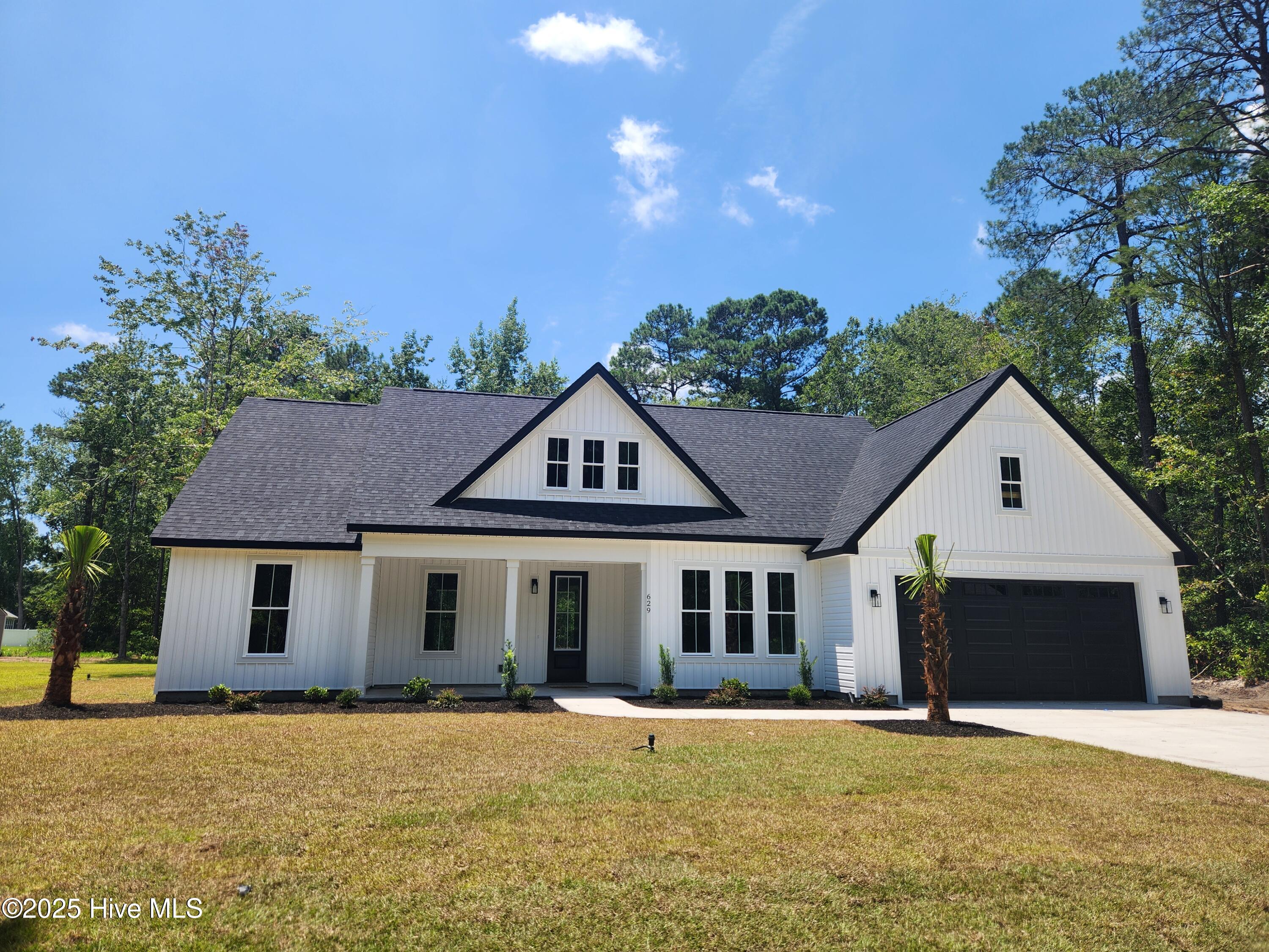 629 Boundary Loop Road Northwest Calabash, NC 28467 - Photo 1 of 34 20250713_131618