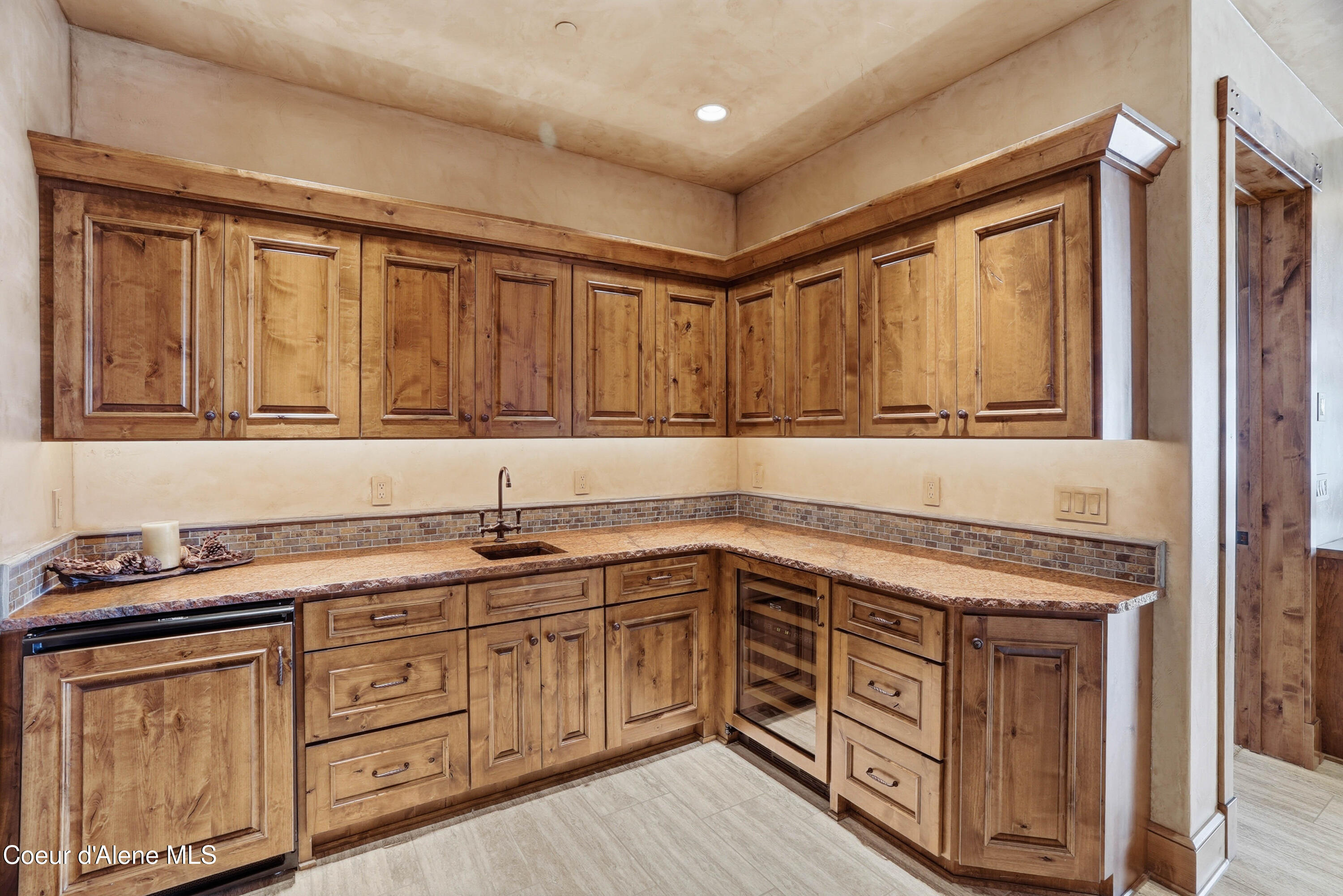 7190 West Rockford Bay Road Coeur D'Alene, ID 83814 - Photo 71 of 95 Lower Level Kitchenette