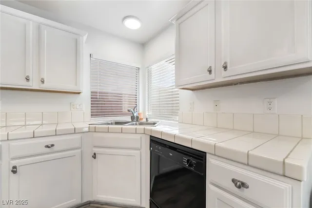 $2,495 | 7537 Treasure Chest Street, Las Vegas, NV 89139