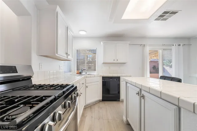 $2,495 | 7537 Treasure Chest Street, Las Vegas, NV 89139