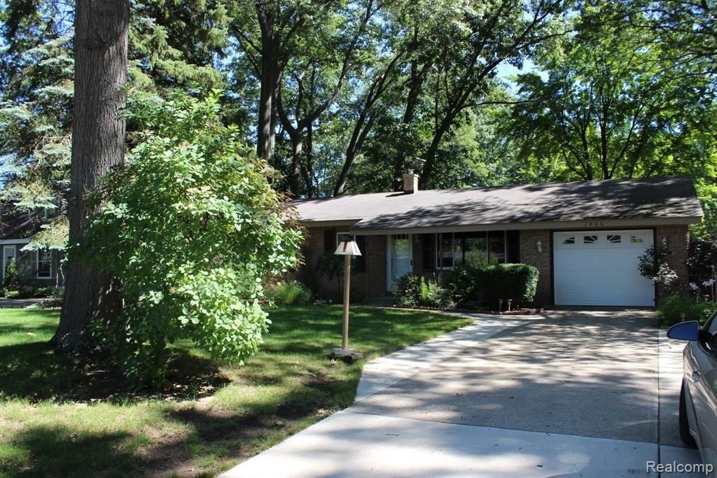 2846 Riverside Drive Port Huron, MI 48060 - Photo 9 of 10 IMG_2450.jpg