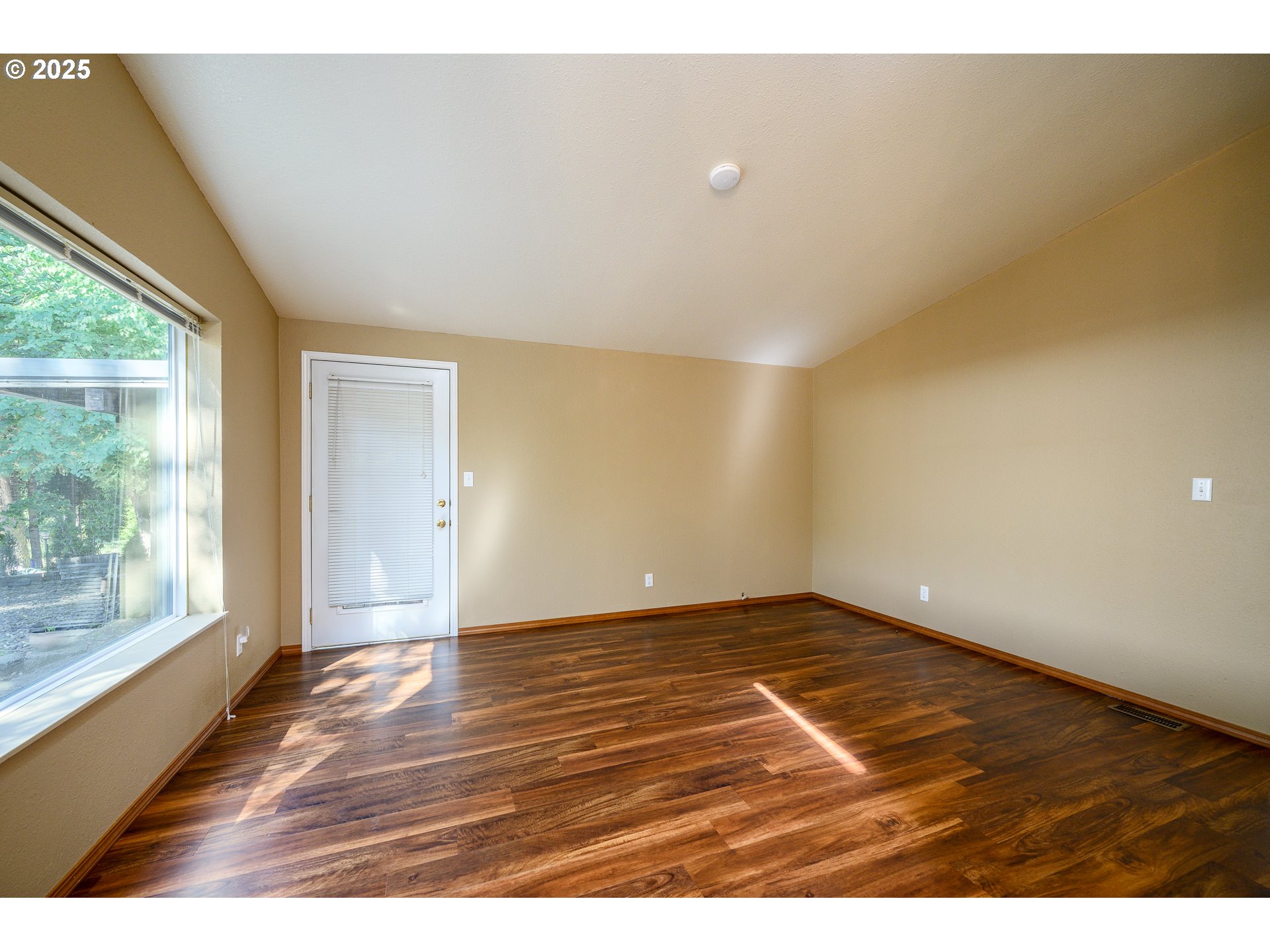 13330 Willamina Creek Road Willamina, OR 97396 - Photo 19 of 46 a view of an empty room and window