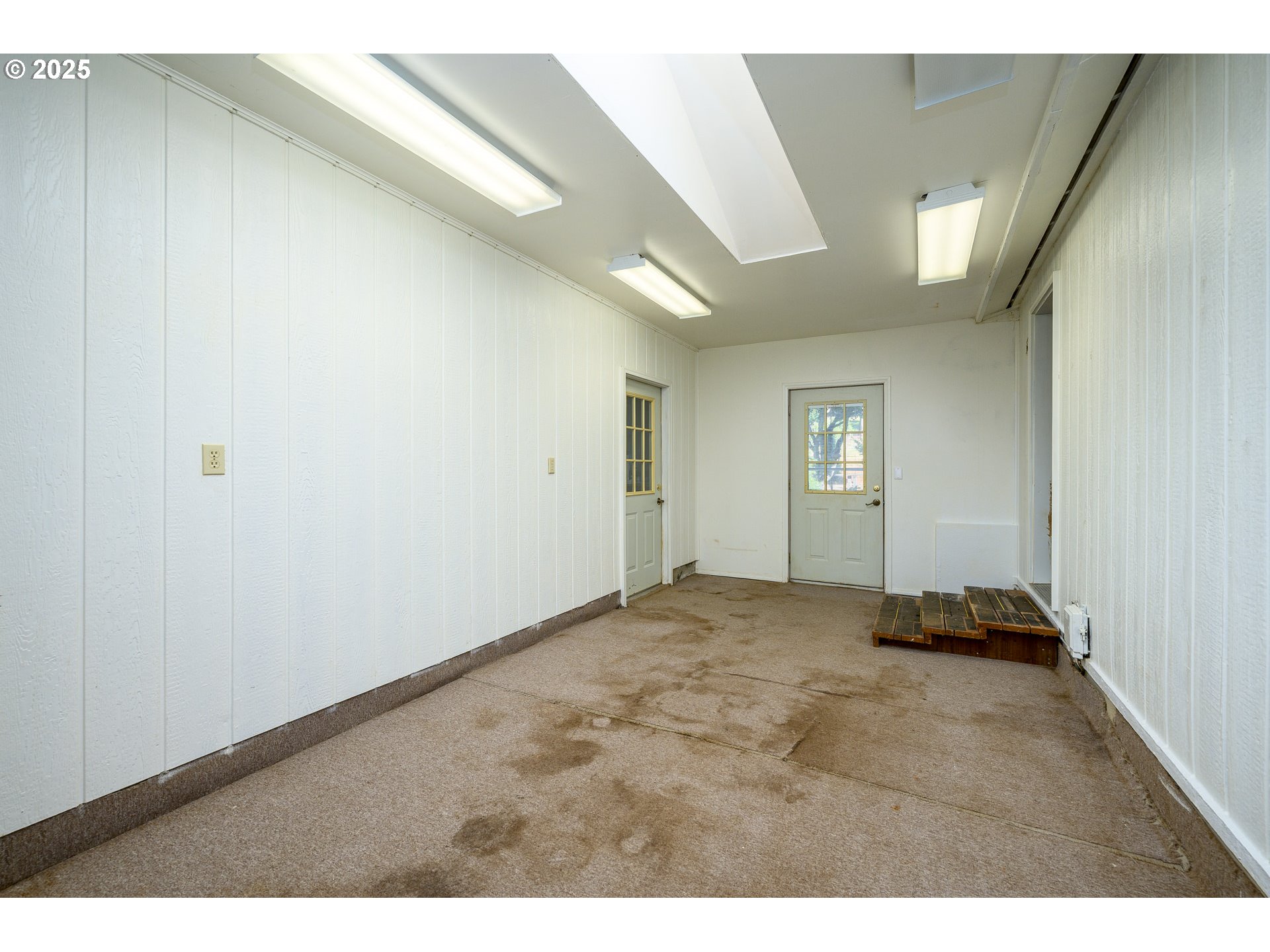 13330 Willamina Creek Road Willamina, OR 97396 - Photo 26 of 46 a view of an empty room and window