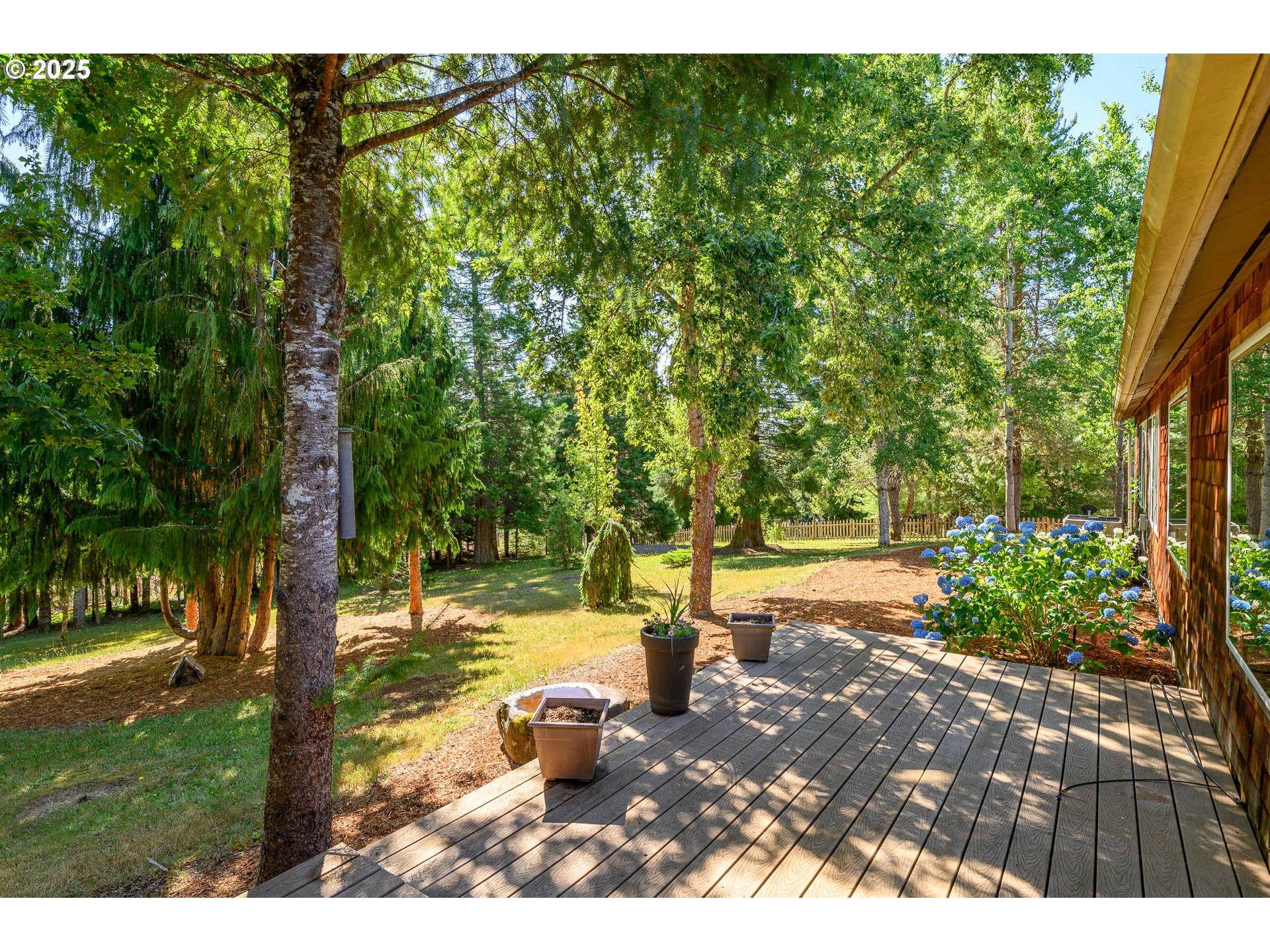 13330 Willamina Creek Road Willamina, OR 97396 - Photo 33 of 46 a view of a backyard with garden