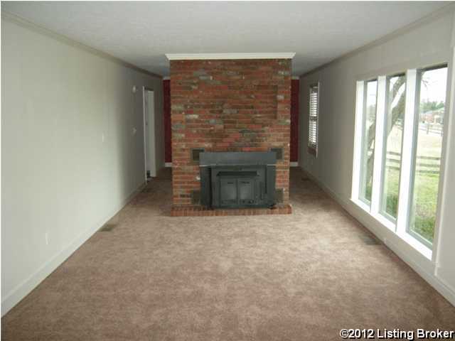 2103 Johnson Road Louisville, KY 40245 - Photo 11 of 35 Living Room 10.8'x20'