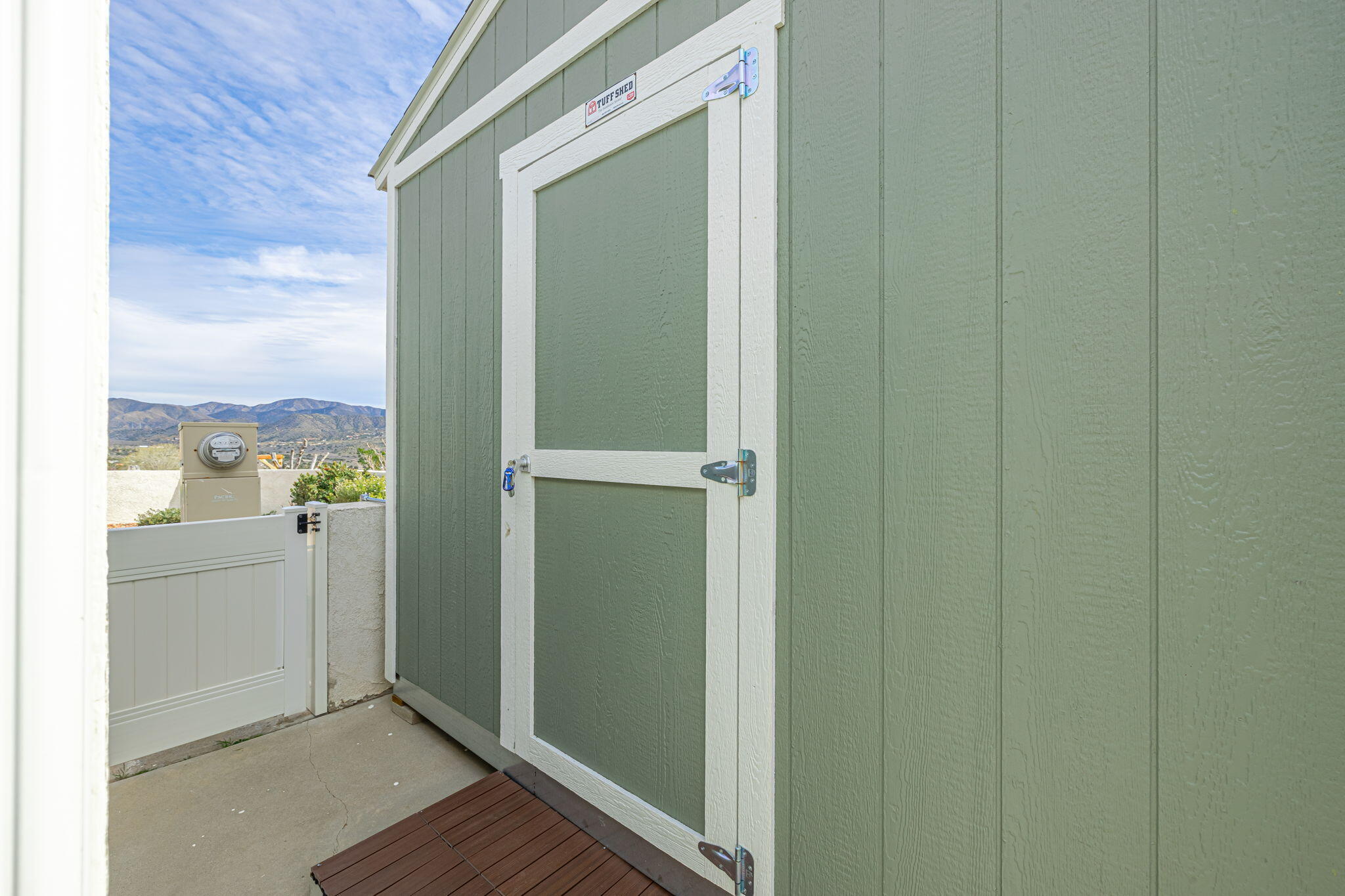 33105 Santiago Road Acton, CA 93510 - Photo 36 of 73 a view of walk in closet
