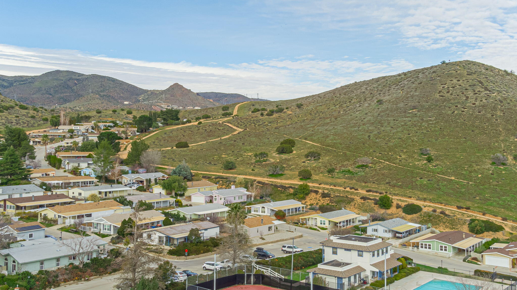 33105 Santiago Road Acton, CA 93510 - Photo 65 of 73 a view of a sky from a terrace