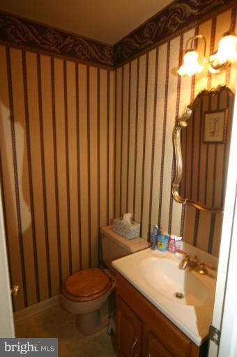 6725 Huntsman Boulevard Springfield, VA 22152 - Photo 12 of 30 Bath
