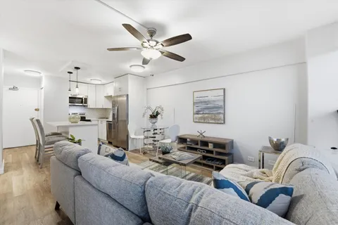 $270,000 | 1460 North Sandburg Terrace, Unit 2507A, Chicago, IL 60610