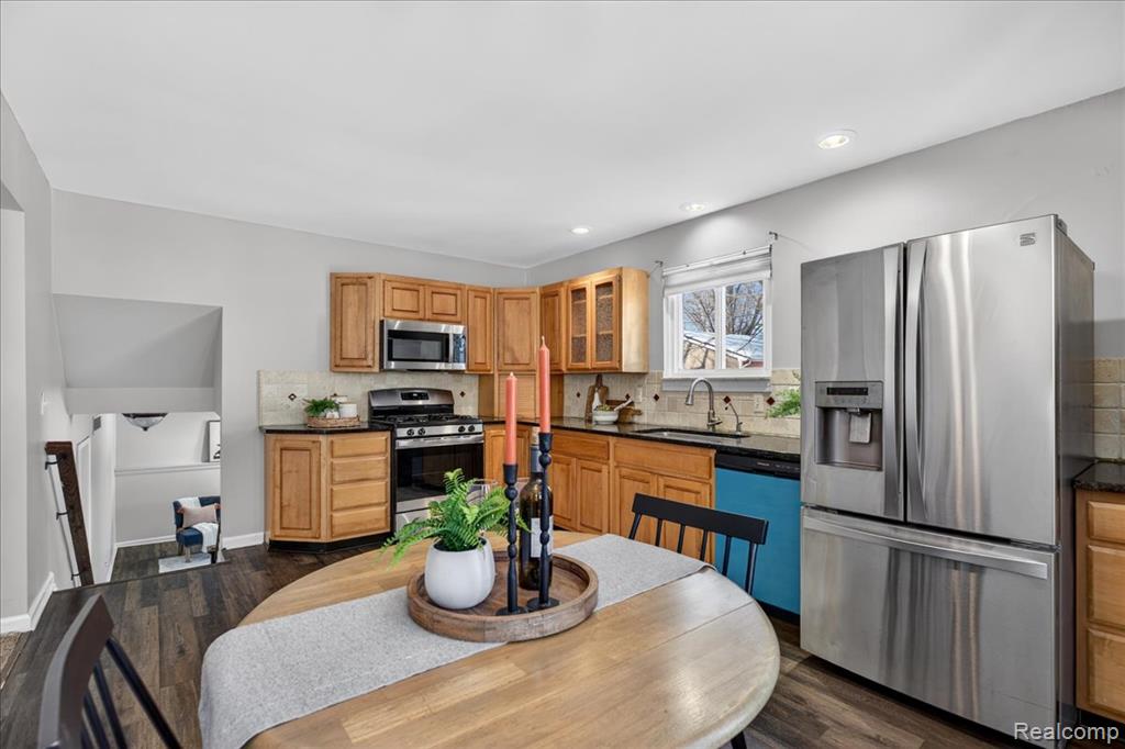 1155 Seabury Drive Lake Orion, MI 48362 - Photo 12 of 41
