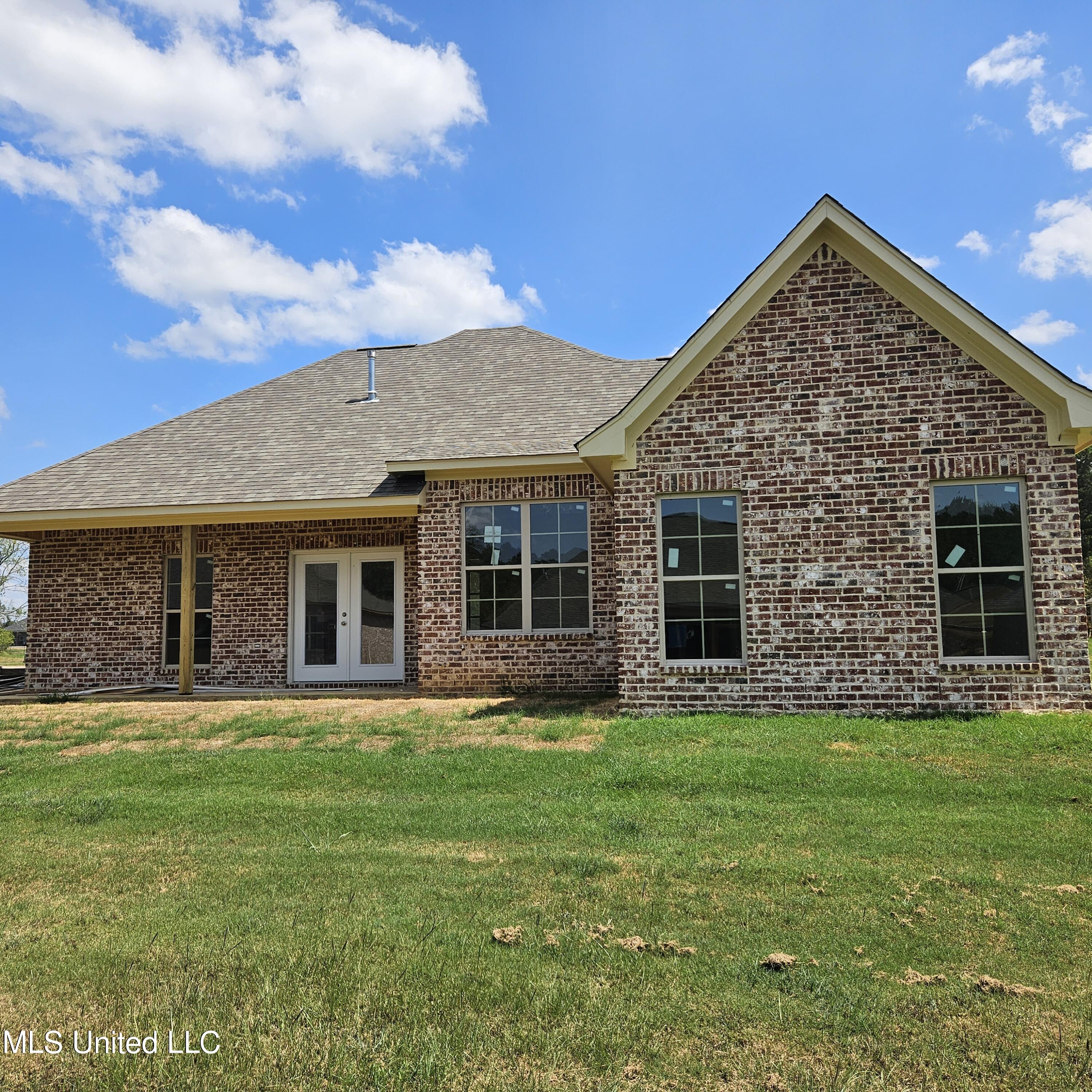 303 Maple Cove Canton, MS 39046 - Photo 10 of 17 20230831_125236