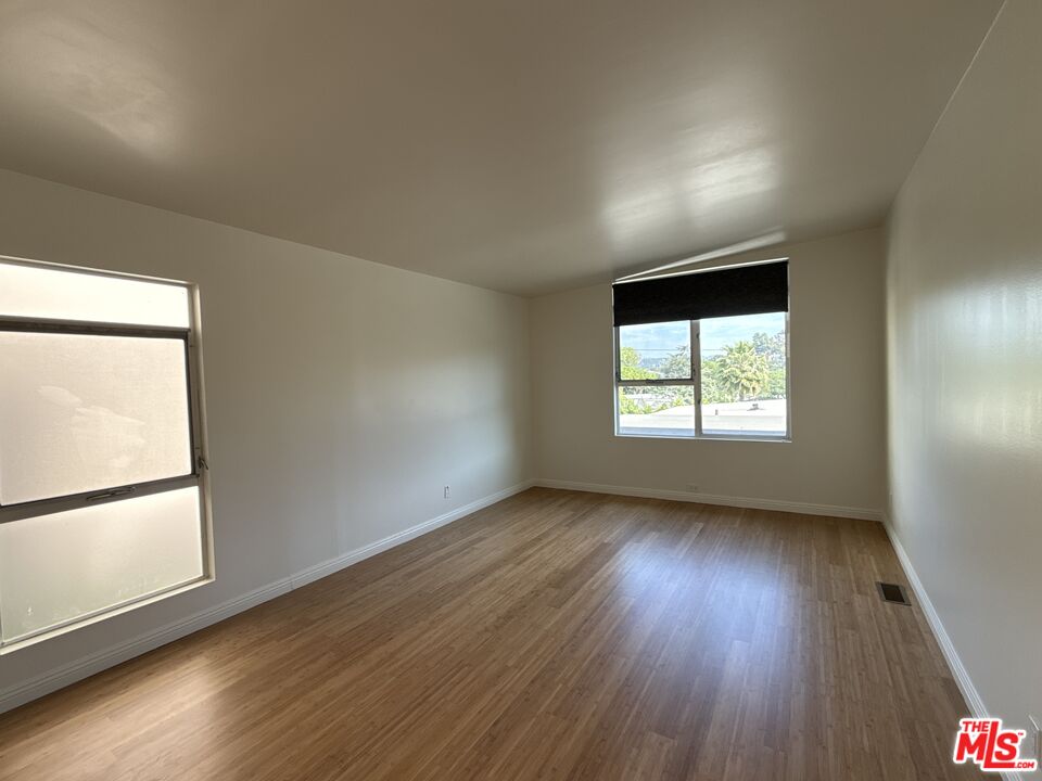 2243 Silver Ridge Avenue Los Angeles, CA 90039 - Photo 12 of 24