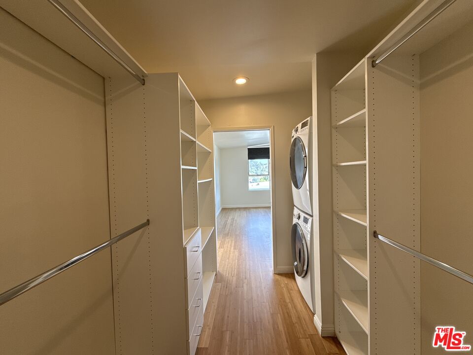 2243 Silver Ridge Avenue Los Angeles, CA 90039 - Photo 16 of 24