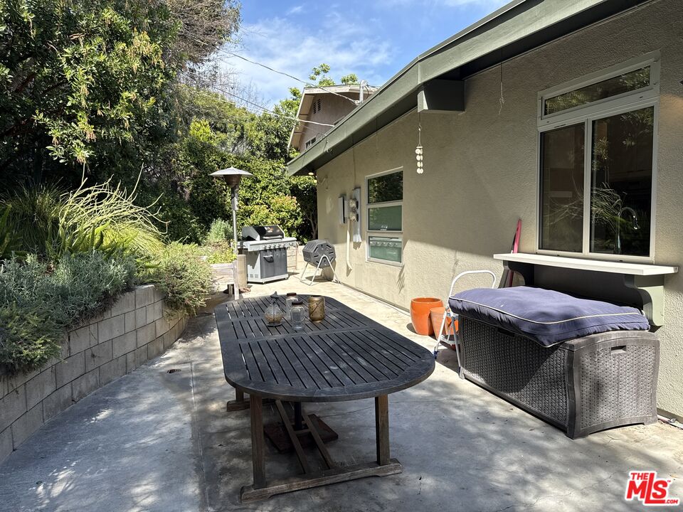 2243 Silver Ridge Avenue Los Angeles, CA 90039 - Photo 20 of 24