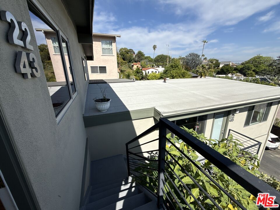 2243 Silver Ridge Avenue Los Angeles, CA 90039 - Photo 2 of 24