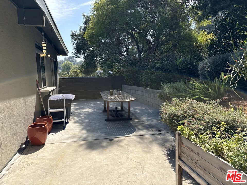 2243 Silver Ridge Avenue Los Angeles, CA 90039 - Photo 21 of 24