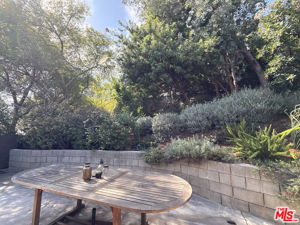 2243 Silver Ridge Avenue Los Angeles, CA 90039 - Photo 22 of 24